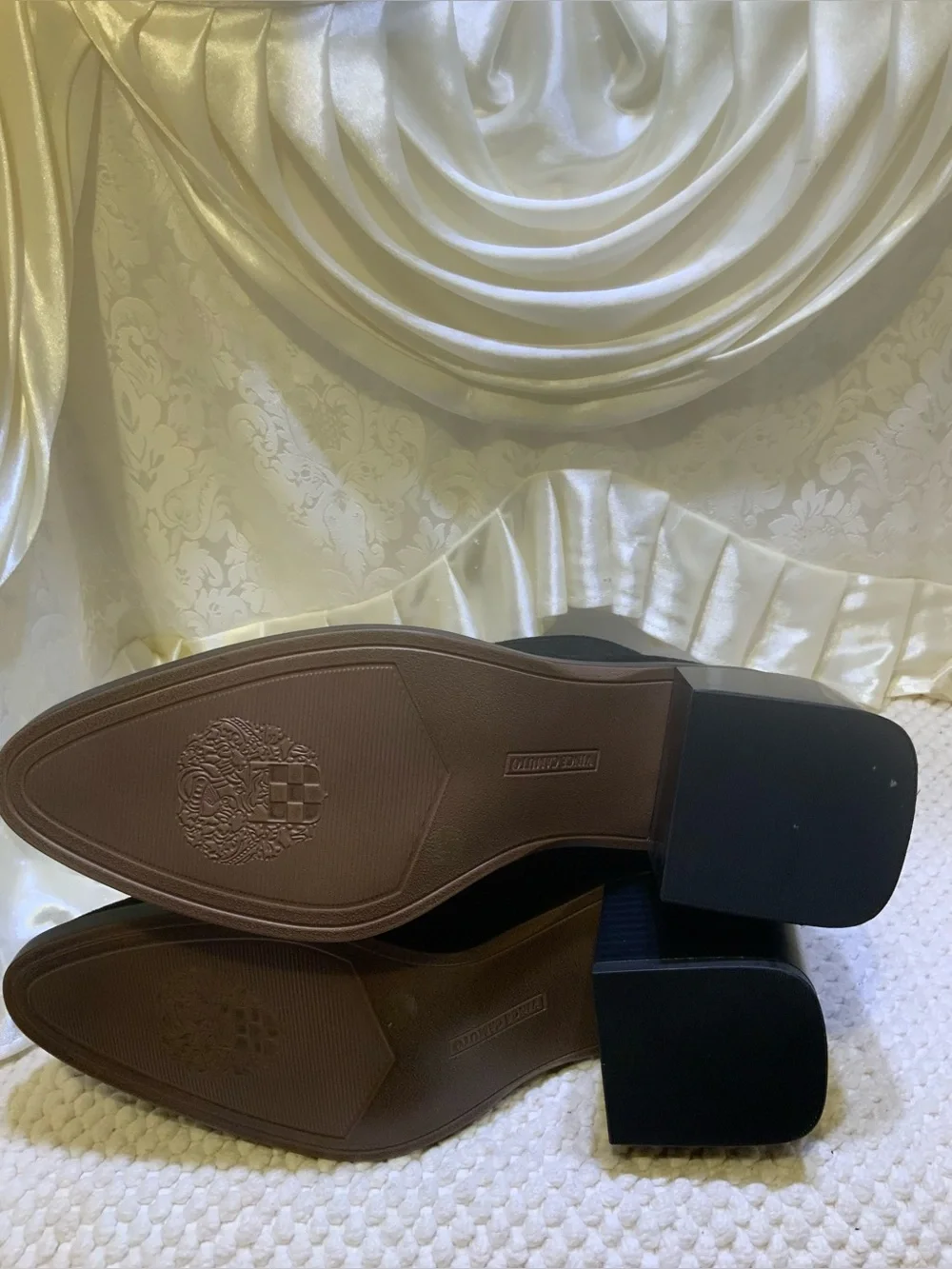 Vince Camuto kortimy booties